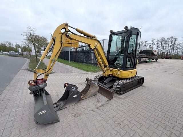 KOMATSU pc26 mr-3 + löffel packet / top Mini excavator €25,490