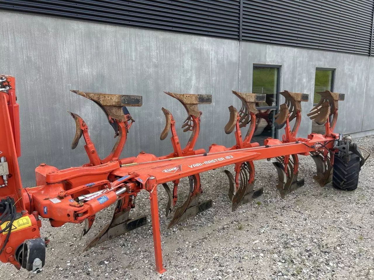 E-FARM: Kuhn vari-master 153 - Charrue - id WGDKMCM - 10 054 € - Année: 2012 - Danemark