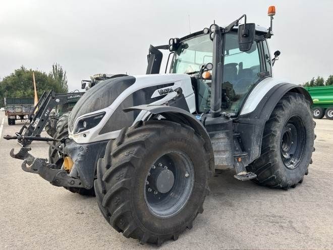 E-FARM: Valtra T254 Versu - Tractor - id JLCQQGP - €82,000 - Year of construction: 2020 - Engine hours: 6,729,Engine power (HP): 254,Spain