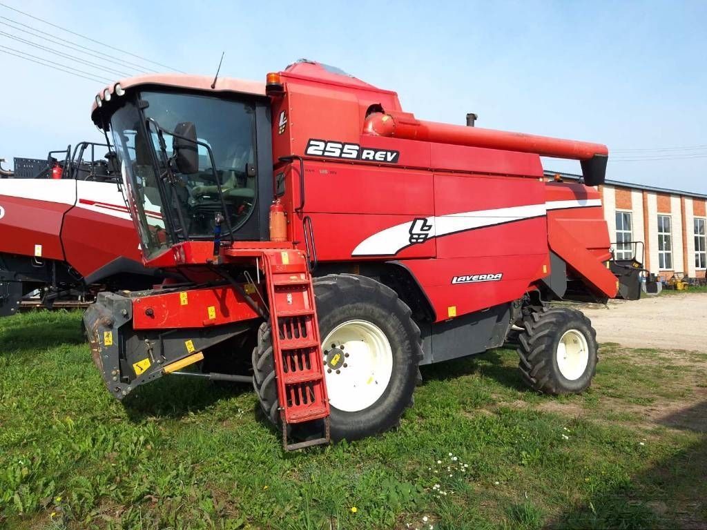 E-FARM: Laverda 255 - Cosechadora - id YW6FYST - 25.000 € - Año: 2006 - Horas: 53.595,Potencia del motor: 253,Lituania