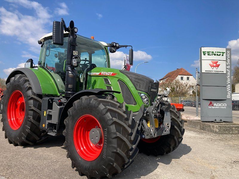 Fendt 718 Vario Profi Plus Tractor €195,000