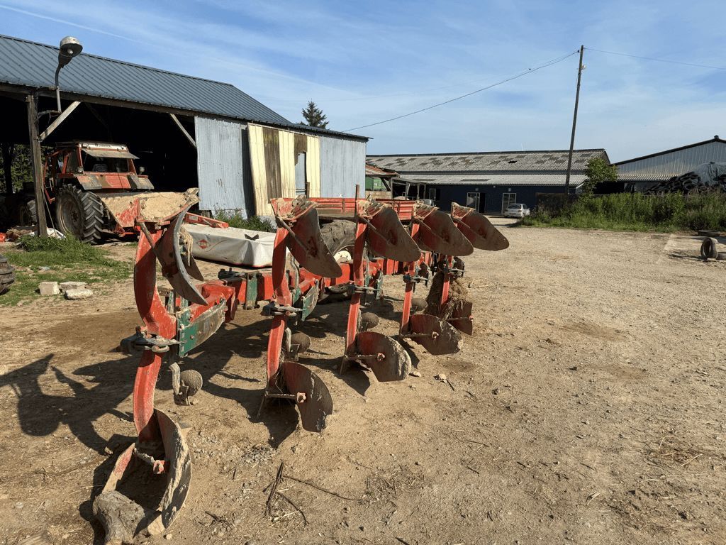 E-FARM: Kverneland ed100 5c - Plug - id JCSVAJ6 - 5.500 EUR - Anul: 2003 - Franța