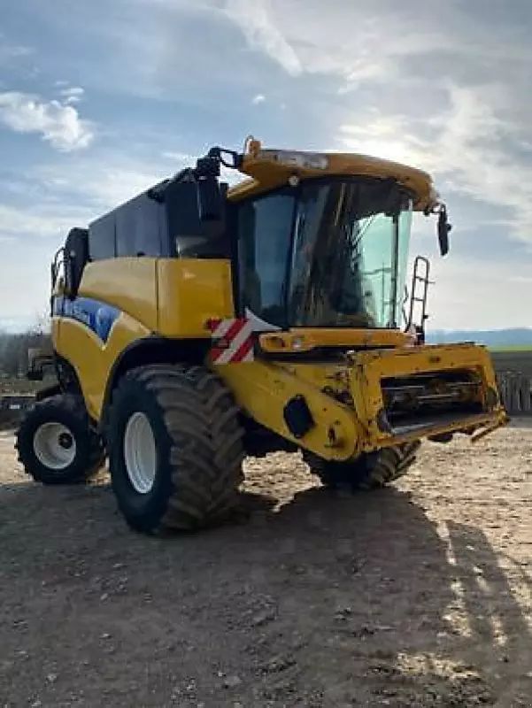 E-FARM: New Holland CX 8090 - Combină de recoltat - id 97KJZJ1