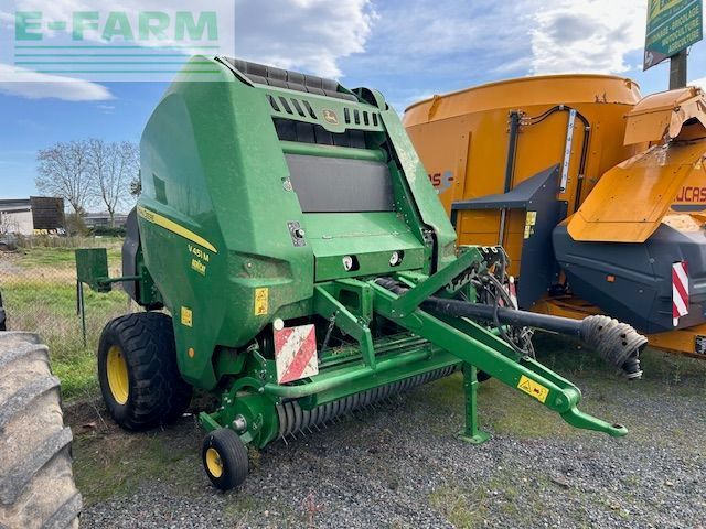 John Deere V451M Presă de balotat 30.000 EUR