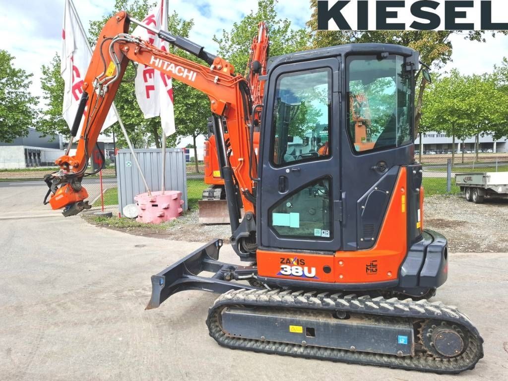 Hitachi ZX38U-6 Mini excavator €45,000