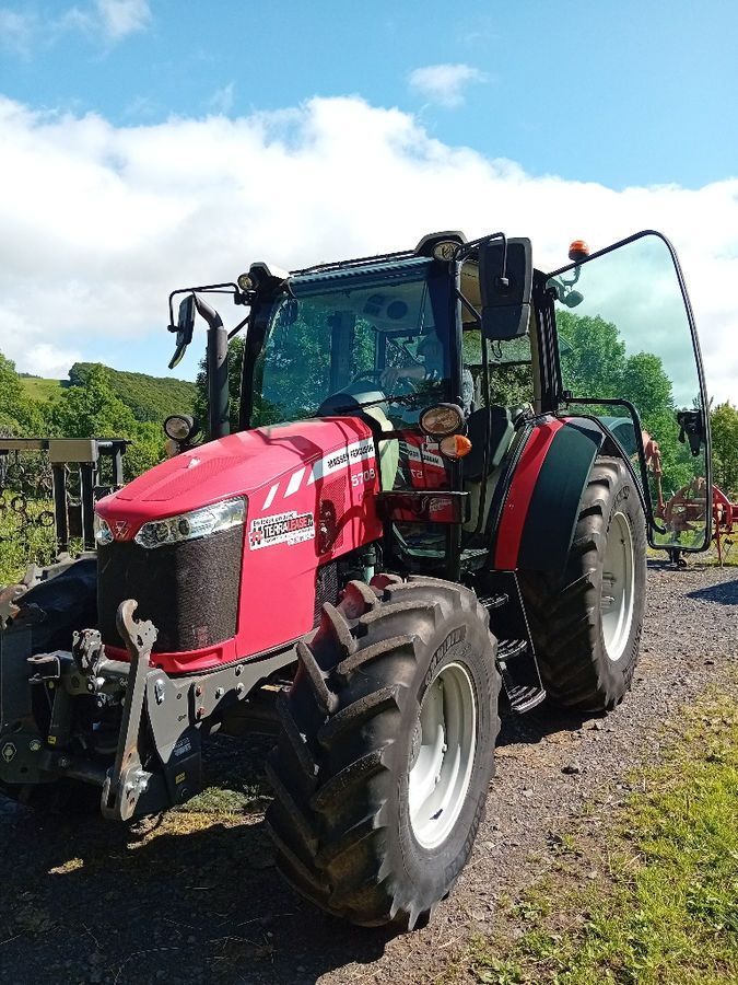 E-FARM: Massey Ferguson 5708 - Tracteur - id PPMGPGA - Année: 2019 - Lecture du nombre d'heure: 1 600,Puissance du moteur (chevaux): 85,France