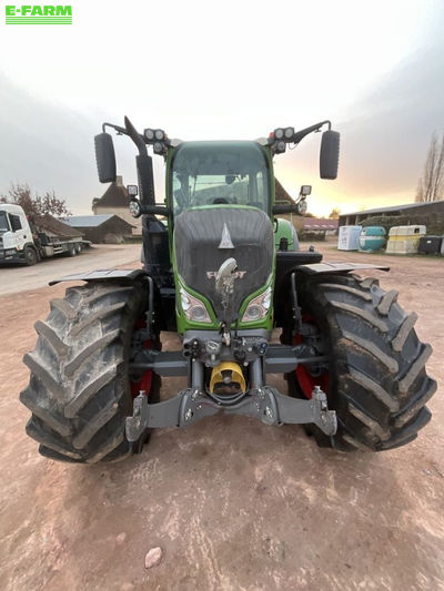 E-FARM: Fendt 720 Vario - Tractor - id SS7UDXH - €115,000 - Year of construction: 2017 - Engine hours: 4,800,Engine power (HP): 200,France