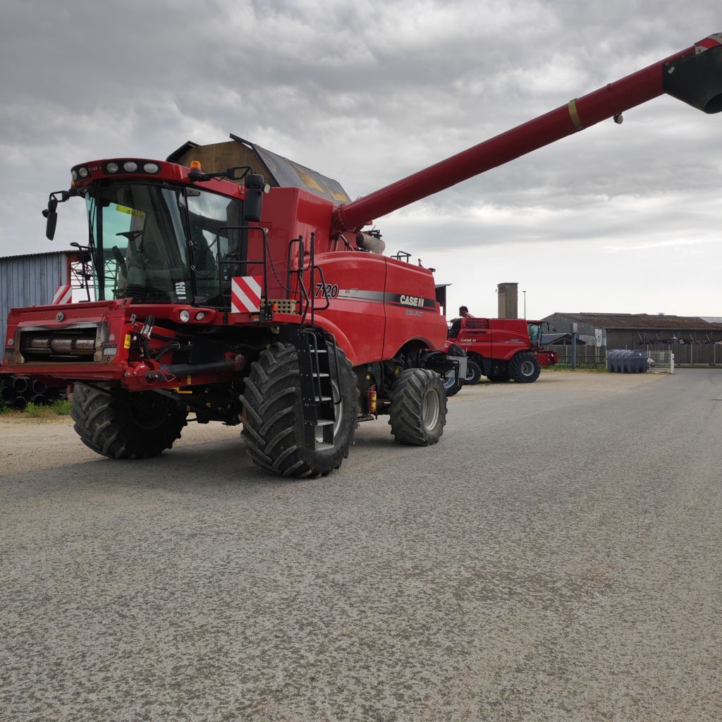 E-FARM: Case IH Axial Flow 7120 - Combine harvester - id X3UZL2P - €95,000 - Year of construction: 2009 - Engine hours: 2,810,France