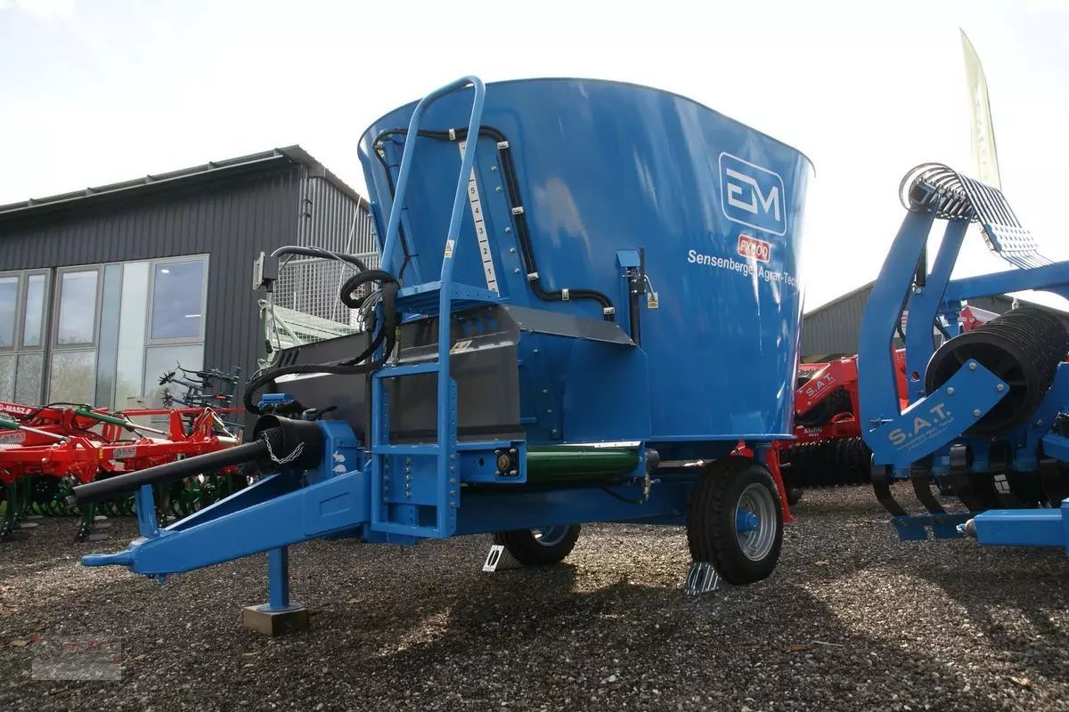 E-FARM: sonstige rino fx 800-black edition - Mixer feeder - id ZMEH58W - Austria