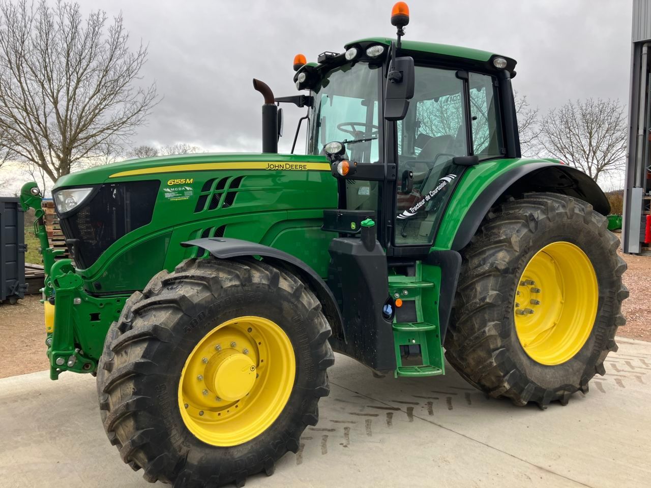 E-FARM: John Deere 6155 M - Tractor - id H7HERYZ - 100.000 € - Año: 2021 - Horas: 1320,Potencia del motor: 155,Francia