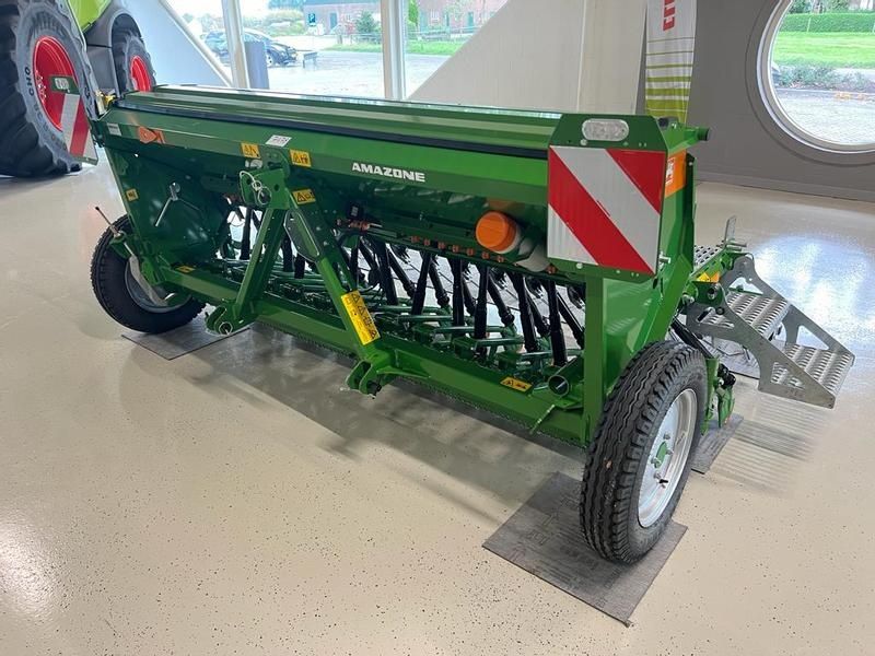 E-FARM: Amazone d9 3000 special - Burghiu - id V8XBIS9 - 10.750 EUR - Anul: 2023 - Olanda