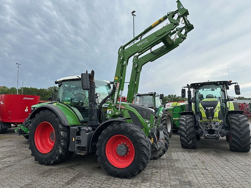 E-FARM: Fendt 724 Vario ProfiPlus - Tracteur - id XM8SRRS - 137 000 € - Année: 2019 - Lecture du nombre d'heure: 4 832,Puissance du moteur (chevaux): 235,Allemagne