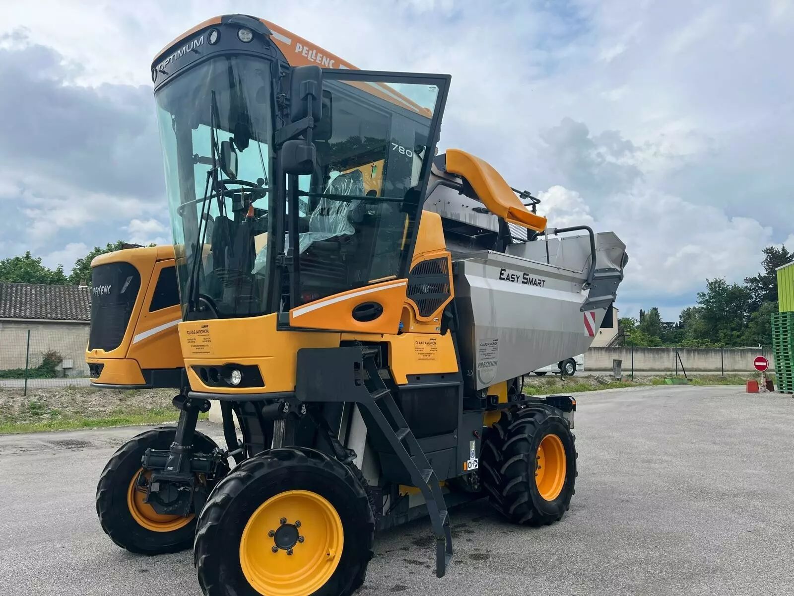 E-FARM: Pellenc machine a vendanger - Vendangeuse - id ALHUGZC - 100 000 € - Année: 2018 - France
