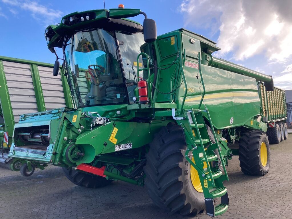 John Deere T 670 Combine harvester €258,000