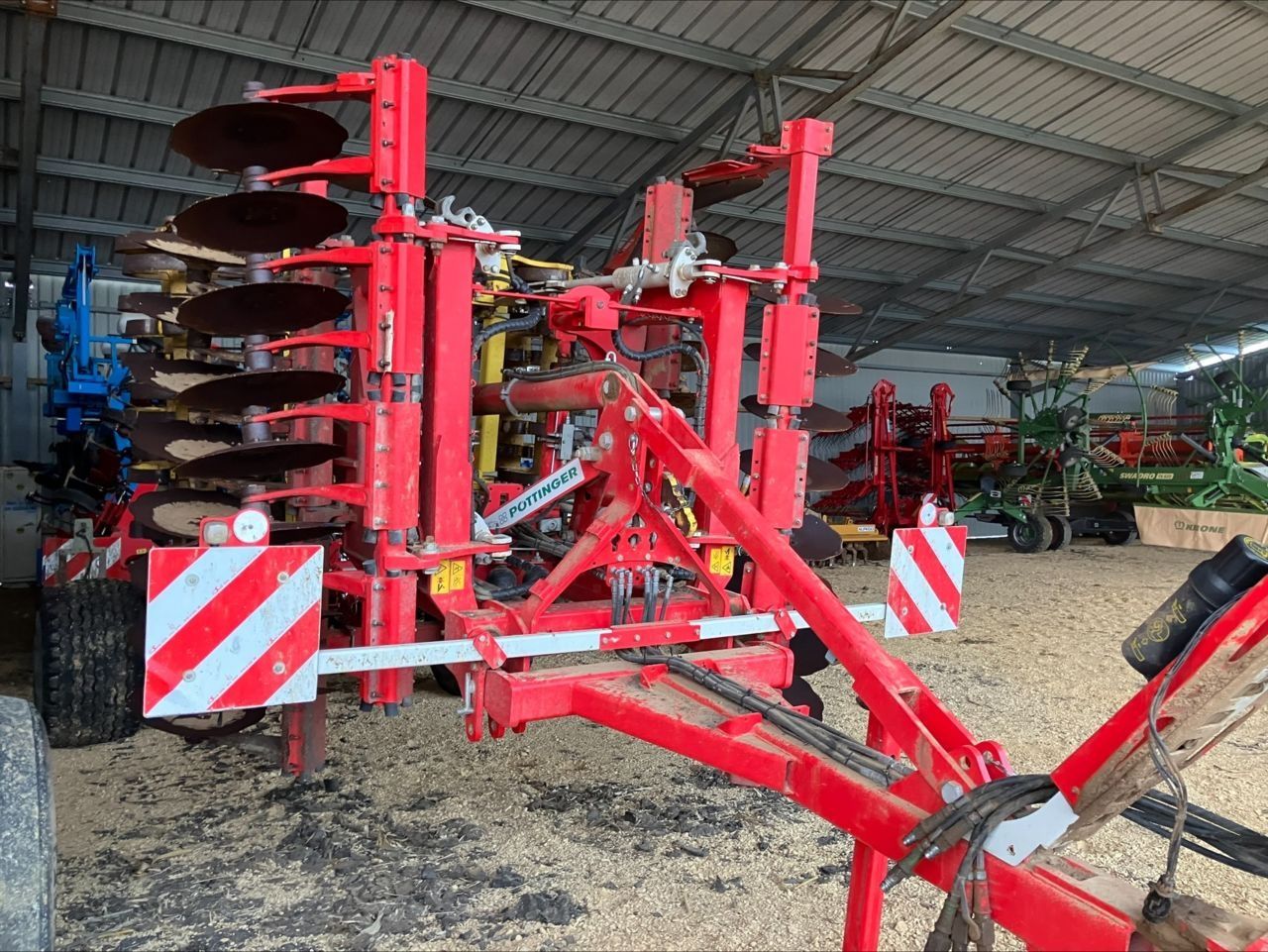 E-FARM: Pöttinger terradisc 4001 t - Cultivator - id INBQFES - €23,000 - Year of construction: 2017 - France