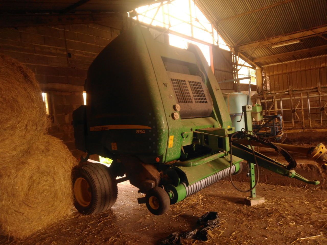 John Deere 854 Bálázó 18 000 EUR