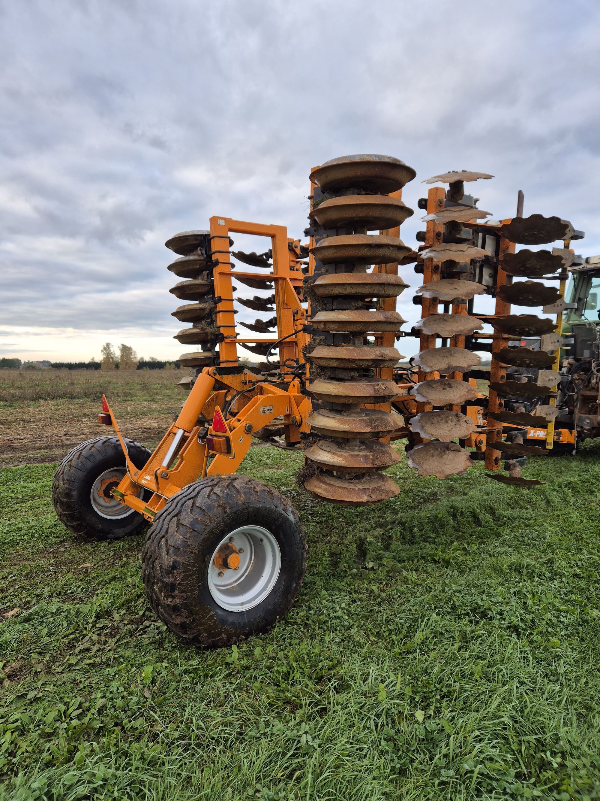 E-FARM: Simba X-PRESS 4,6M - Disc harrow - id VQJZQLV - €11,999 - Year of construction: 2008 - Latvia