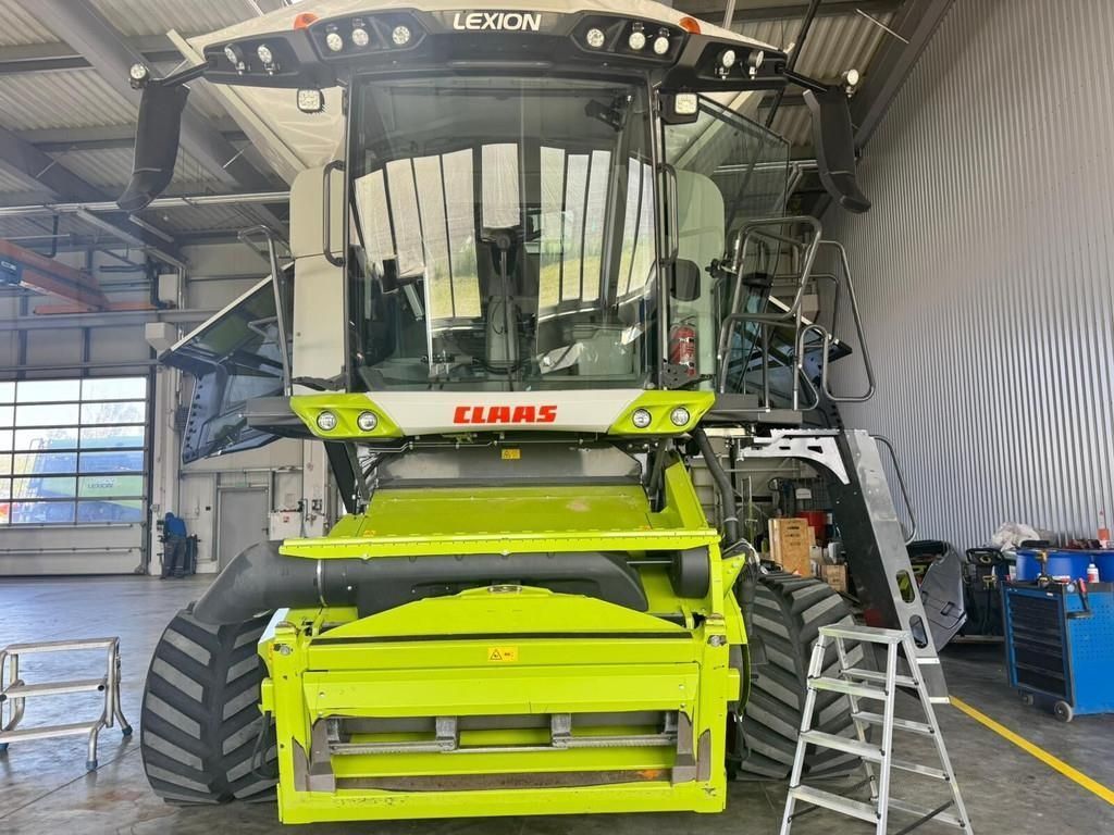 Claas Lexion 8900 Combine harvester €475,000