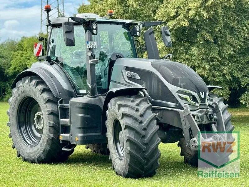 E-FARM: Valtra Q305 - Traktor - id 37LZ4WM - 179.900 € - Baujahr: 2024 - Abgelesene Motorstunden: 619,Motorleistung (PS): 305,Deutschland