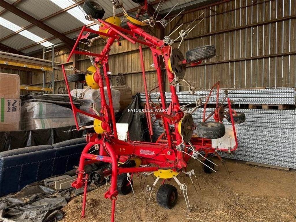 E-FARM: Pöttinger hit 881 - Kreiselheuer - id WNY5X9E - 6.900 € - Baujahr: 2005 - Frankreich