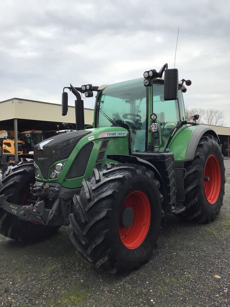E-FARM: Fendt 722 Vario - Tractor - id WLEEER4 - €85,000 - Year of construction: 2013 - Engine hours: 6,546,Engine power (HP): 220,France