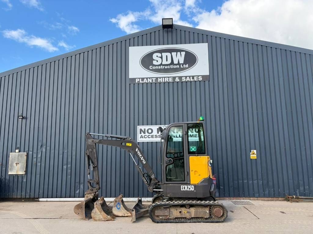 VOLVO ecr 25 Mini excavator €20,074