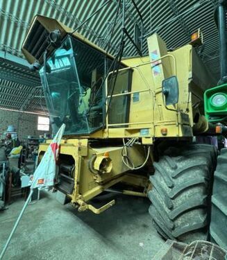 E-FARM: New Holland TX 36 - Moissoneuse-batteuse - id WNDHXL4 - Année: 1992 - Italie