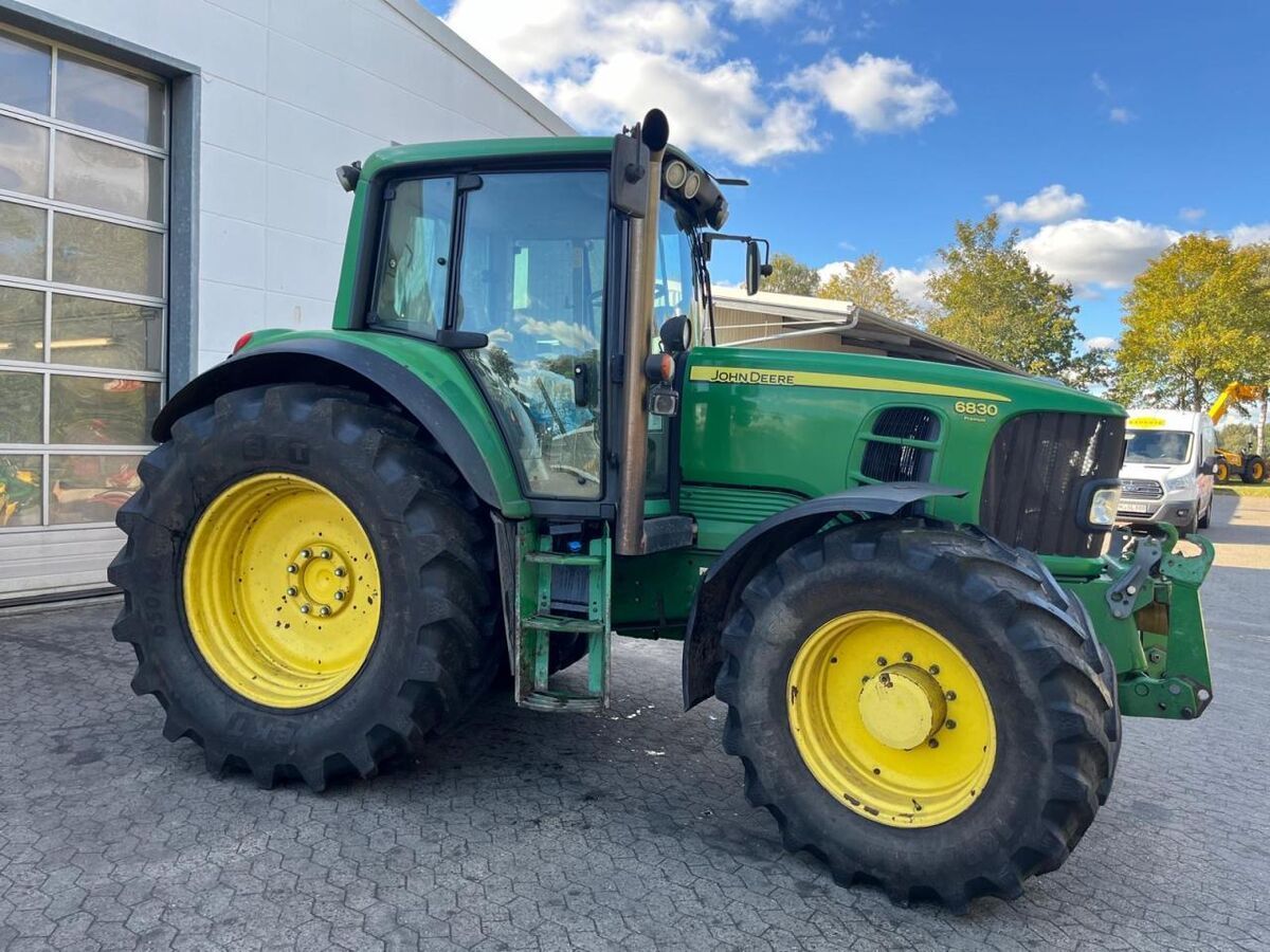 E-FARM: John Deere 6830 - Tracteur - id RVULZ7Y - 38 500 € - Année: 2007 - Lecture du nombre d'heure: 10 850,Puissance du moteur (chevaux): 135,Allemagne