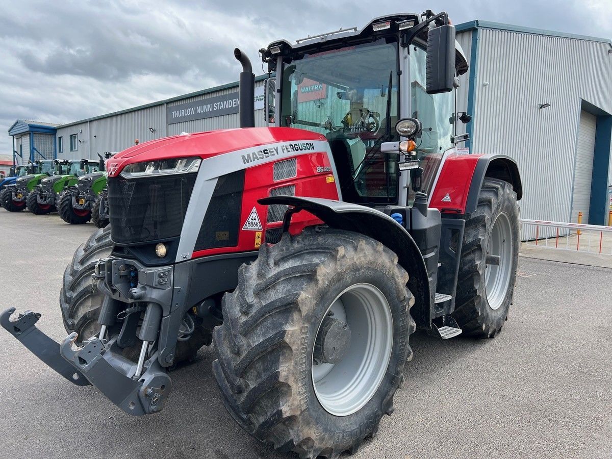 Massey Ferguson 8S.265 Traktor