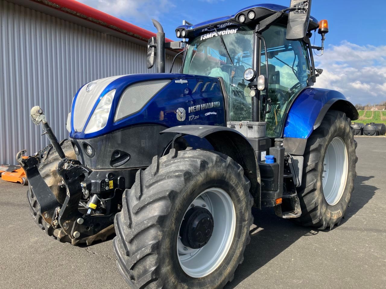 E-FARM: New Holland T7.210 - Traktor - id BHS6REQ - 98 000 € - Rok produkcji: 2019 - Motogodziny: 2304,Moc silnika: 165,Francja