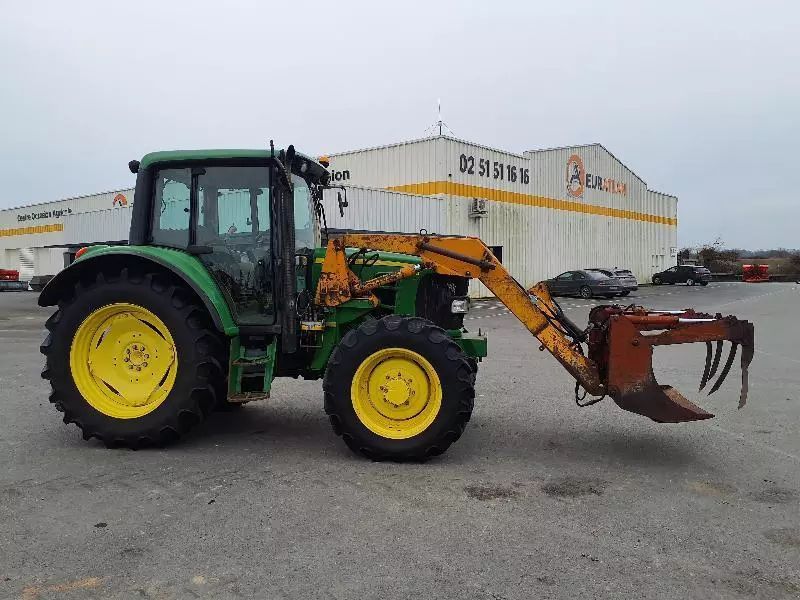E-FARM: John Deere 6230 - Trattore - id Q4YF56D - 38.000 € - Anno di costruzione: 2009 - Ore: 5.400,Potenza del motore: 100,Francia