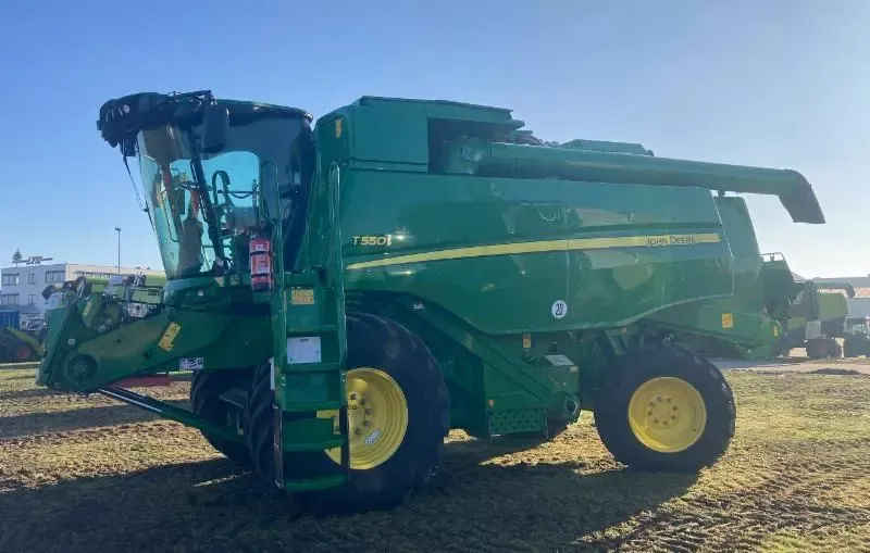 E-FARM: John Deere T 550 i - Mähdrescher - id SCSRJSQ - Baujahr: 2020 - Abgelesene Motorstunden: 325,Motorleistung (PS): 305,Deutschland