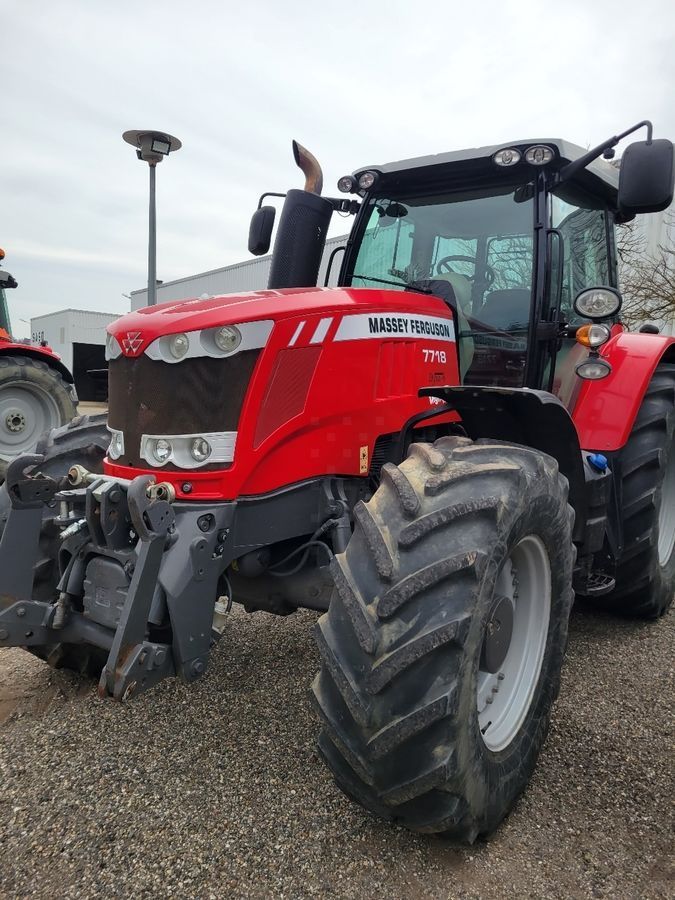 E-FARM: Massey Ferguson 7718 Exclusive - Traktor - id HUJIQE4 - 65 000 € - Rok produkcji: 2016 - Motogodziny: 5315,Moc silnika: 180,Francja