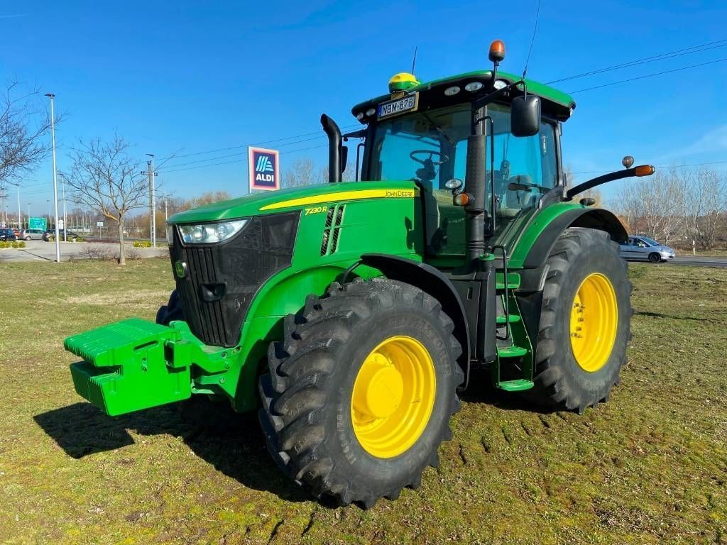 E-FARM: John Deere 7230 R - Traktor - id UGU3VGE - 56.139 € - Baujahr: 2014 - Abgelesene Motorstunden: 11.575,Motorleistung (PS): 230,Ungarn
