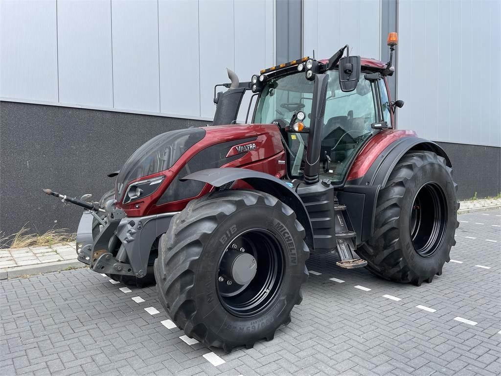 Valtra T 254 Tractor €79,950