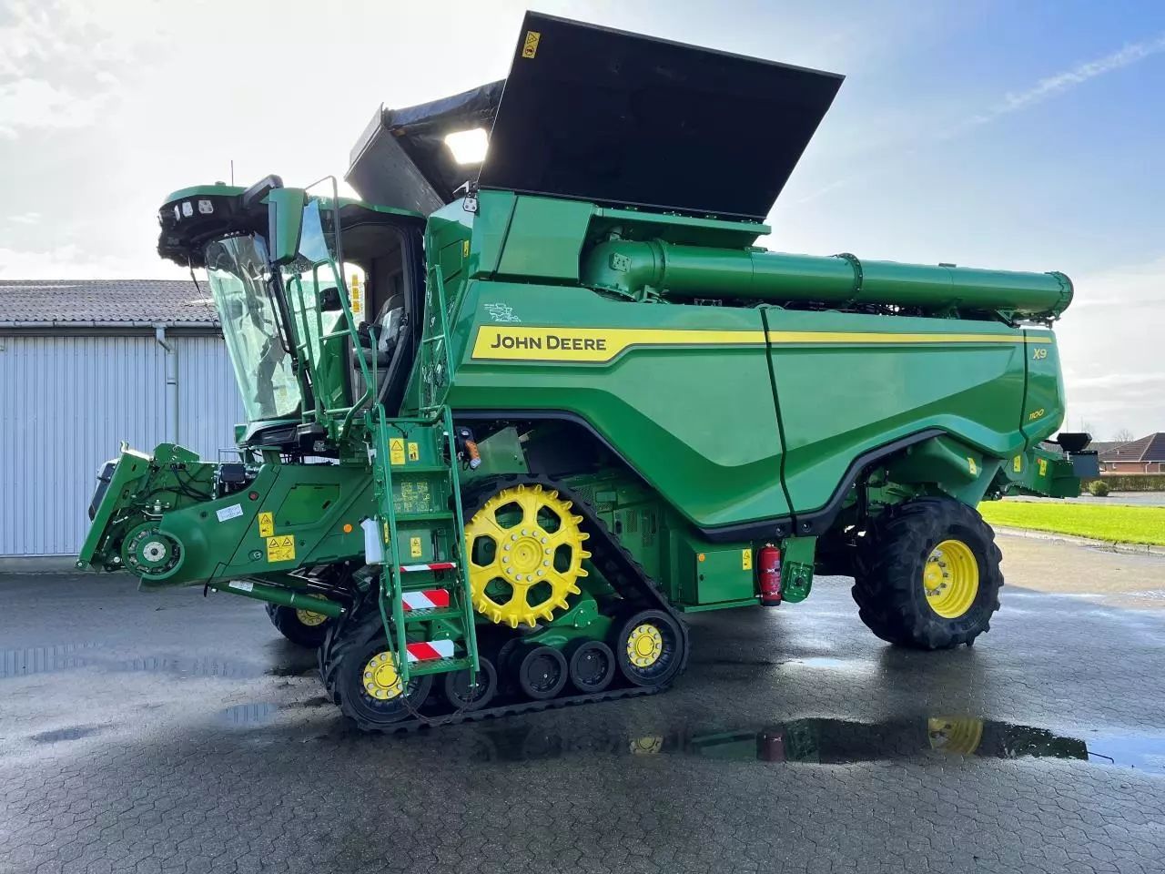 E-FARM: John Deere X9 1100 - Cosechadora - id XWGVQ1U - Año: 2021 - Dinamarca