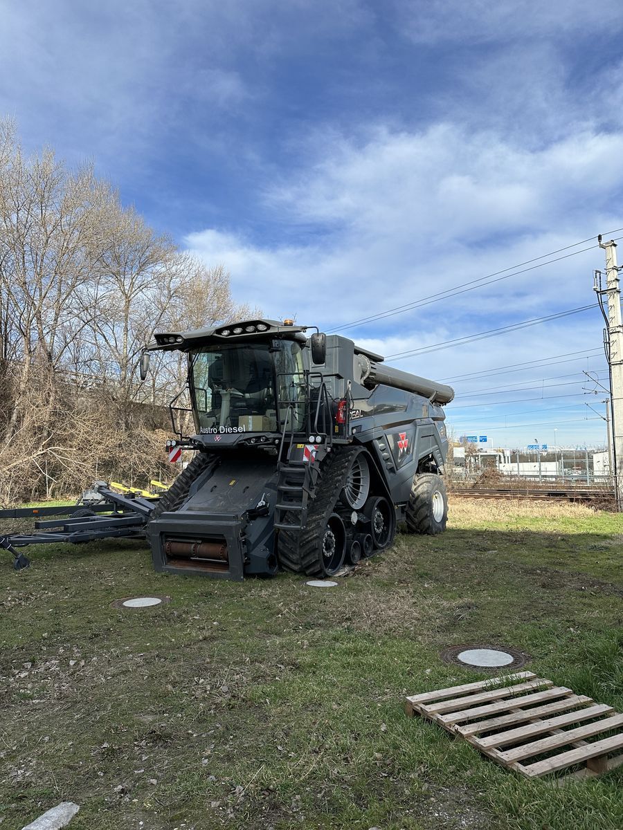 E-FARM: Massey Ferguson Ideal 8 T - Kombajn zbożowy - id 7QNAYZF - 490 000 € - Rok produkcji: 2022 - Motogodziny: 300,Moc silnika: 538,Austria