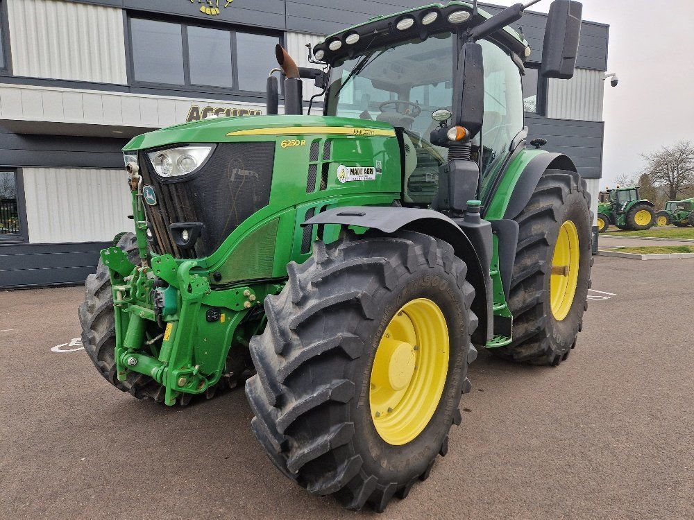 E-FARM: John Deere 6250 R - Traktor - id 9BWXTPA - 124.000 € - Produktionsår: 2019 - Motortimer: 4.050,Motoreffekt (HP): 250,Frankrig