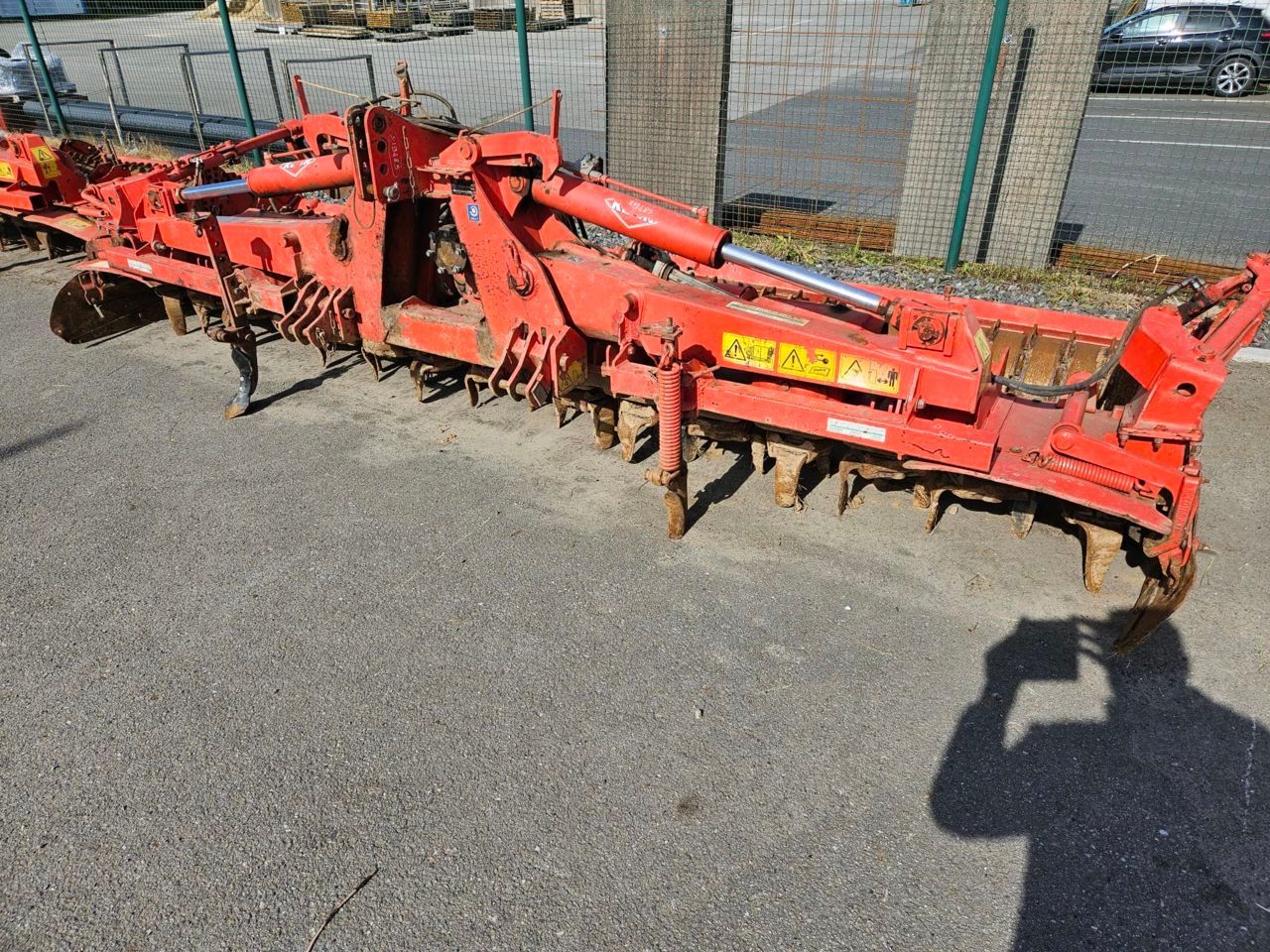 E-FARM: Kuhn hr4503 dr - Herse rotative - id NZNHDDU - 10 000 € - Année: 2008 - France