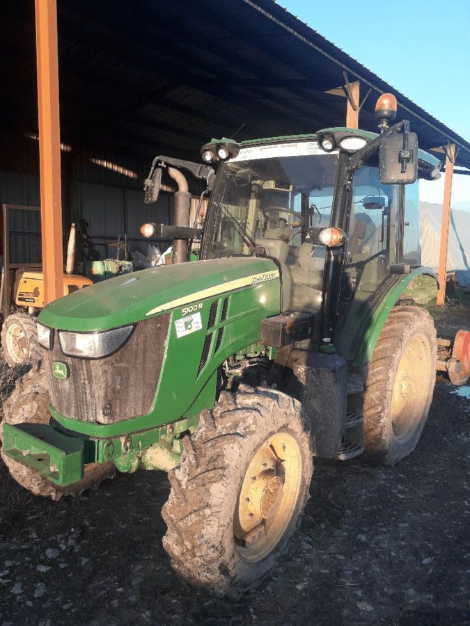 E-FARM: John Deere 5100 R - Traktor - id ZH2HSBM - 47 000 € - Rok produkcji: 2020 - Motogodziny: 2850,Moc silnika: 100,Francja