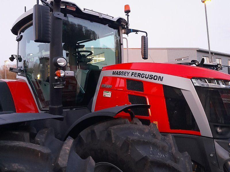 Massey Ferguson 8S.305 Tractor €215,000