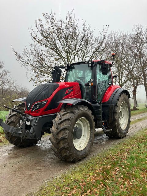 Valtra T234V SmartTouch Tractor €110,000