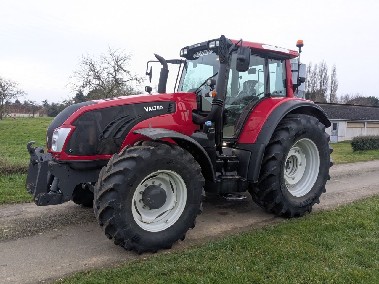 Valtra T 163 Traktor 49.800 €