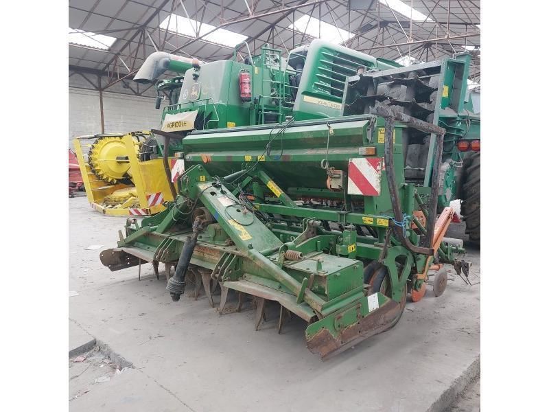 E-FARM: Amazone AD 303 - Combinație de semănatoare - id Z31CT8C - 12.500 EUR - Anul: 2008 - Franța