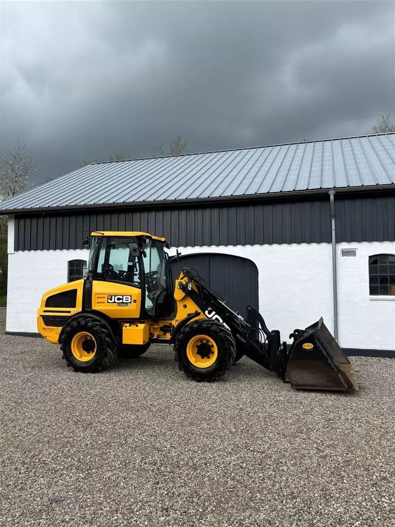 JCB 407 Chargeuse sur pneus 37 305 €