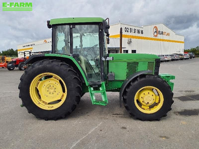 E-FARM: John Deere 6110 SE - Tractor - id C5HW7DA - €23,000 - Year of construction: 2000 - Engine hours: 9,500,Engine power (HP): 80,France