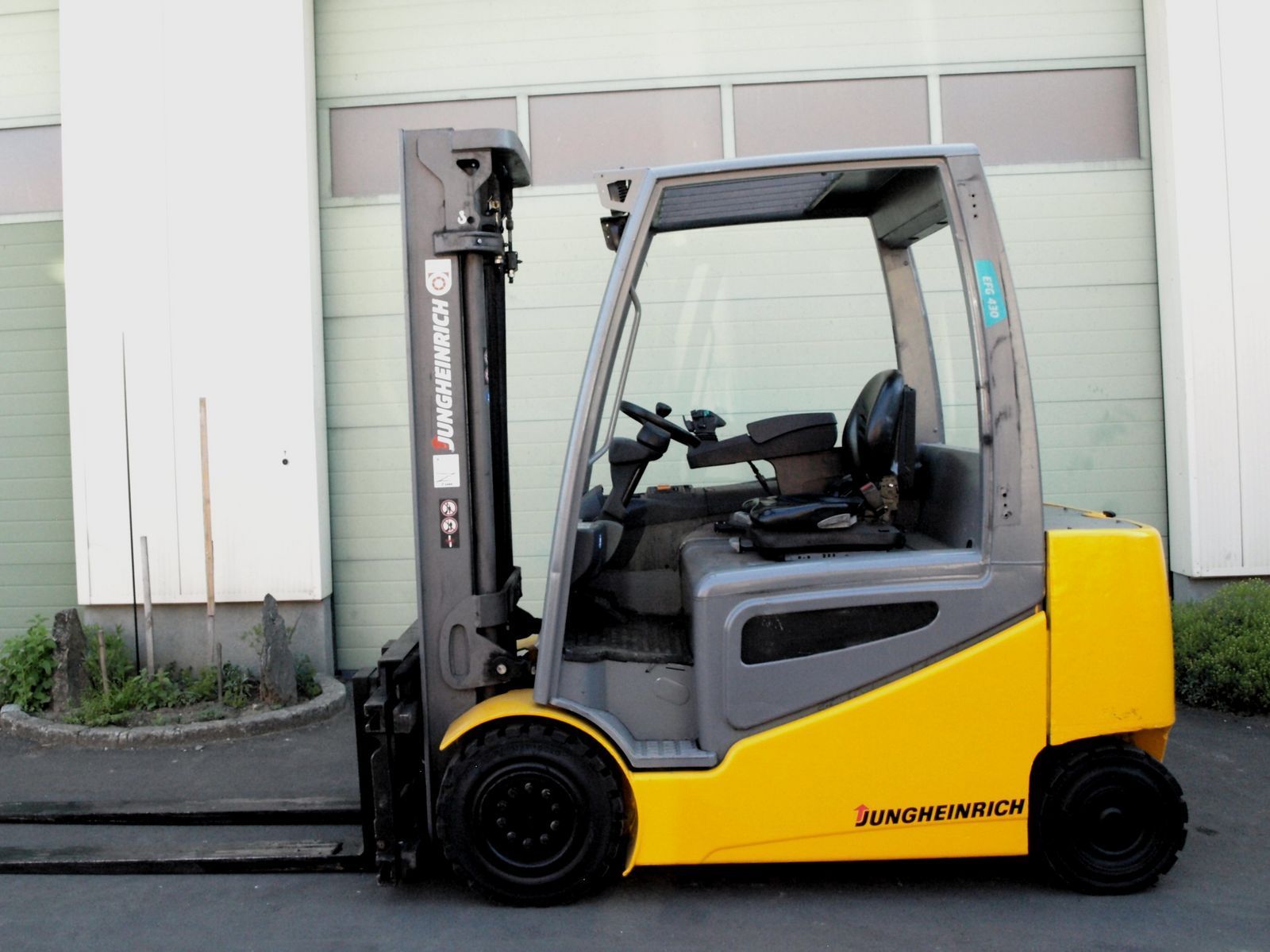 JUNGHEINRICH efg 430 Вилочный погрузчик 18 900 €