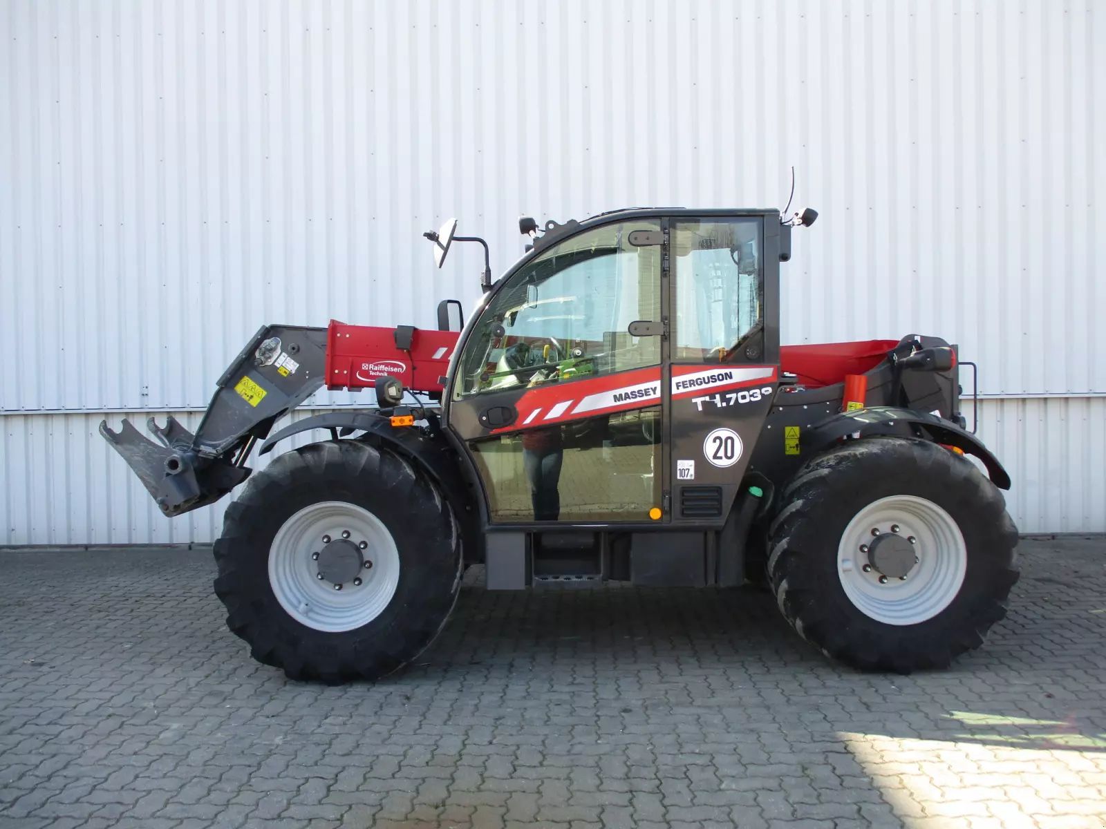 E-FARM: Massey Ferguson th 7038 t4f - Telescopici - id BJI55ZJ - Anno di costruzione: 2021 - Ore: 1.290,Potenza del motore: 130,Germania