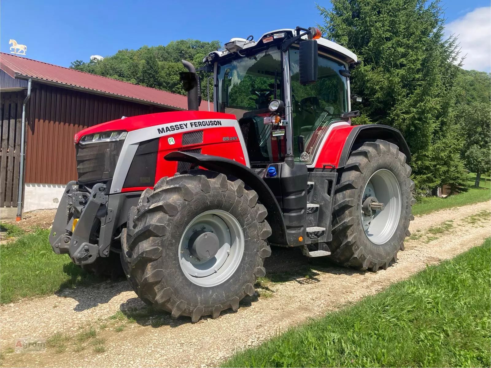 E-FARM: Massey Ferguson 8S.265 - Tractor - id JRK21DF - €139,900 - Year of construction: 2021 - Engine hours: 1,250,Engine power (HP): 265,Germany