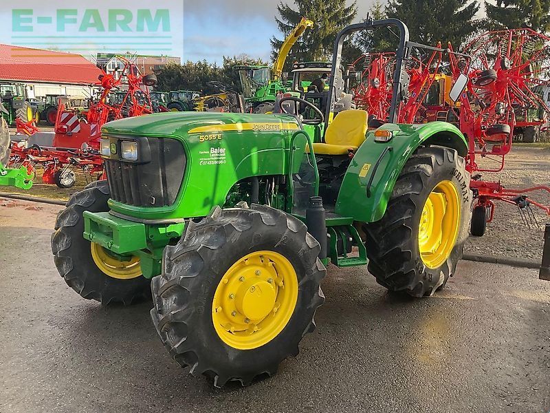 John Deere 5055 E Tractor 19.160 €